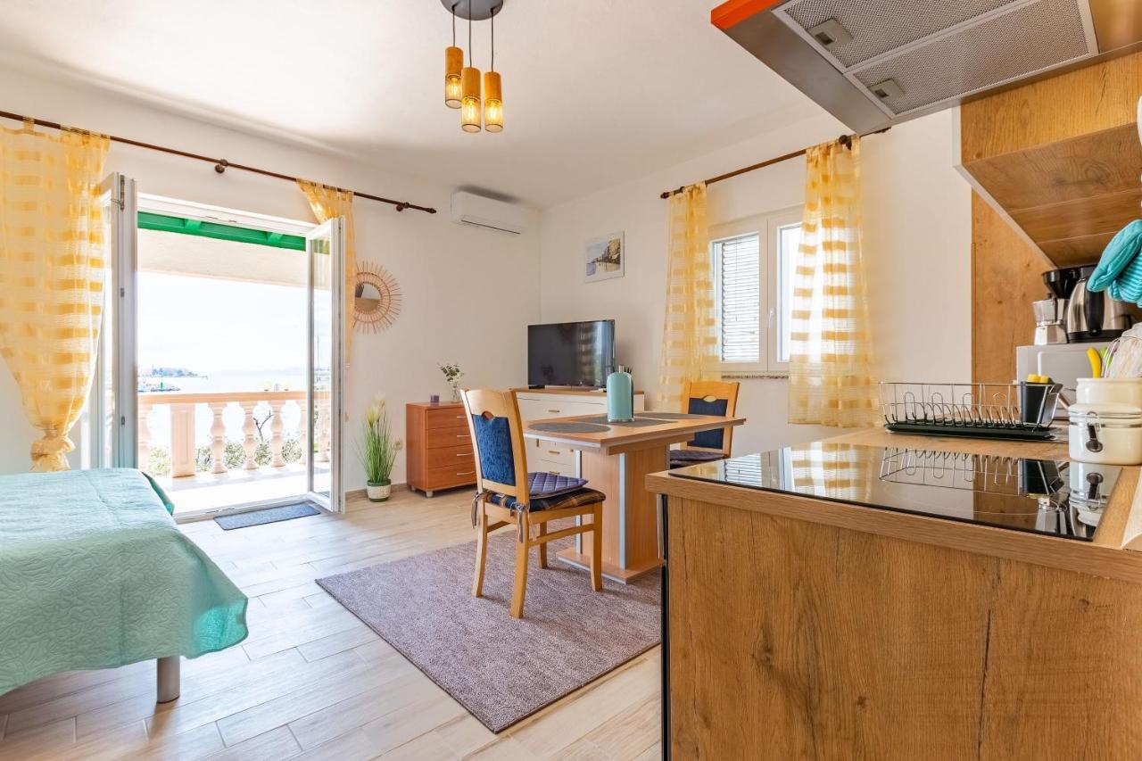Mare-More Studio W Balcony And Beach Front And View Zadar Exteriör bild
