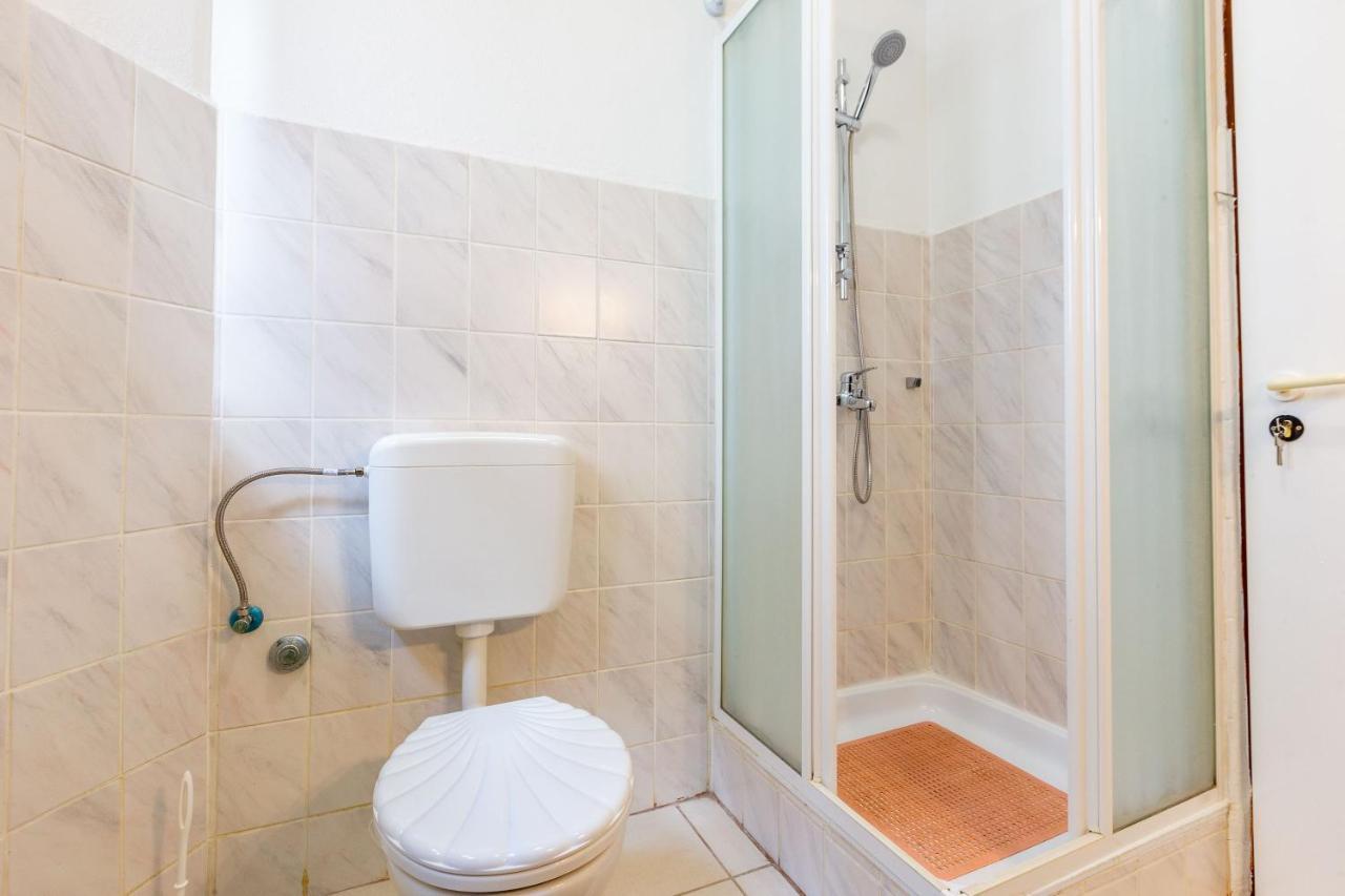 Mare-More Studio W Balcony And Beach Front And View Zadar Exteriör bild