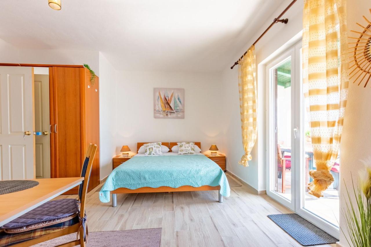 Mare-More Studio W Balcony And Beach Front And View Zadar Exteriör bild